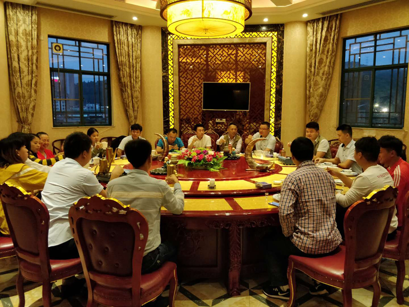 齊心協(xié)力，為公司的未來再創(chuàng)輝煌！