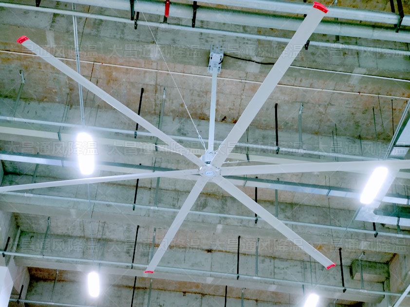 工廠高溫沒(méi)法干活，大型企業(yè)都在用的降溫方法你知道嗎？