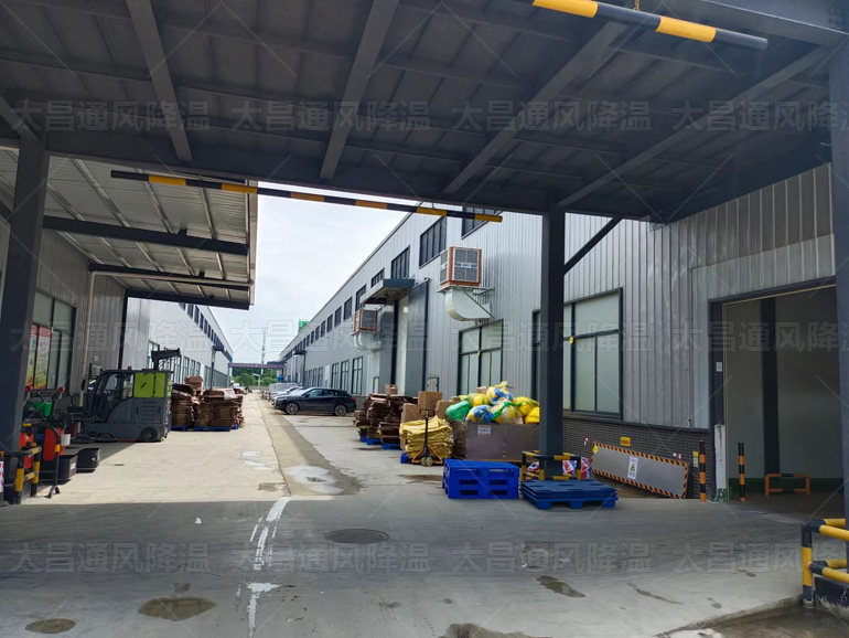 進(jìn)入夏季車間很熱怎么降溫？用什么通風(fēng)降溫設(shè)備好