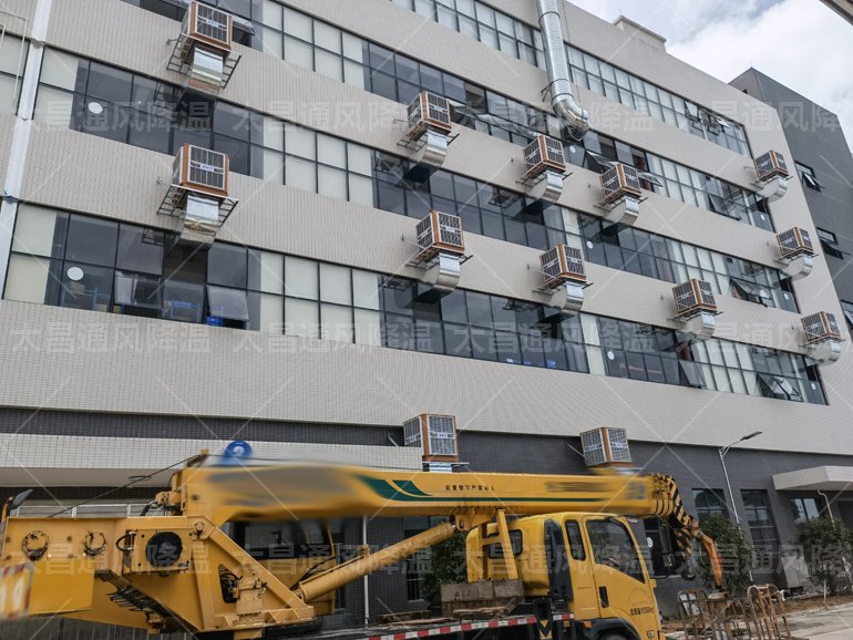 車間悶熱怎么降溫?潤(rùn)東方節(jié)能環(huán)?？照{(diào)解決方案